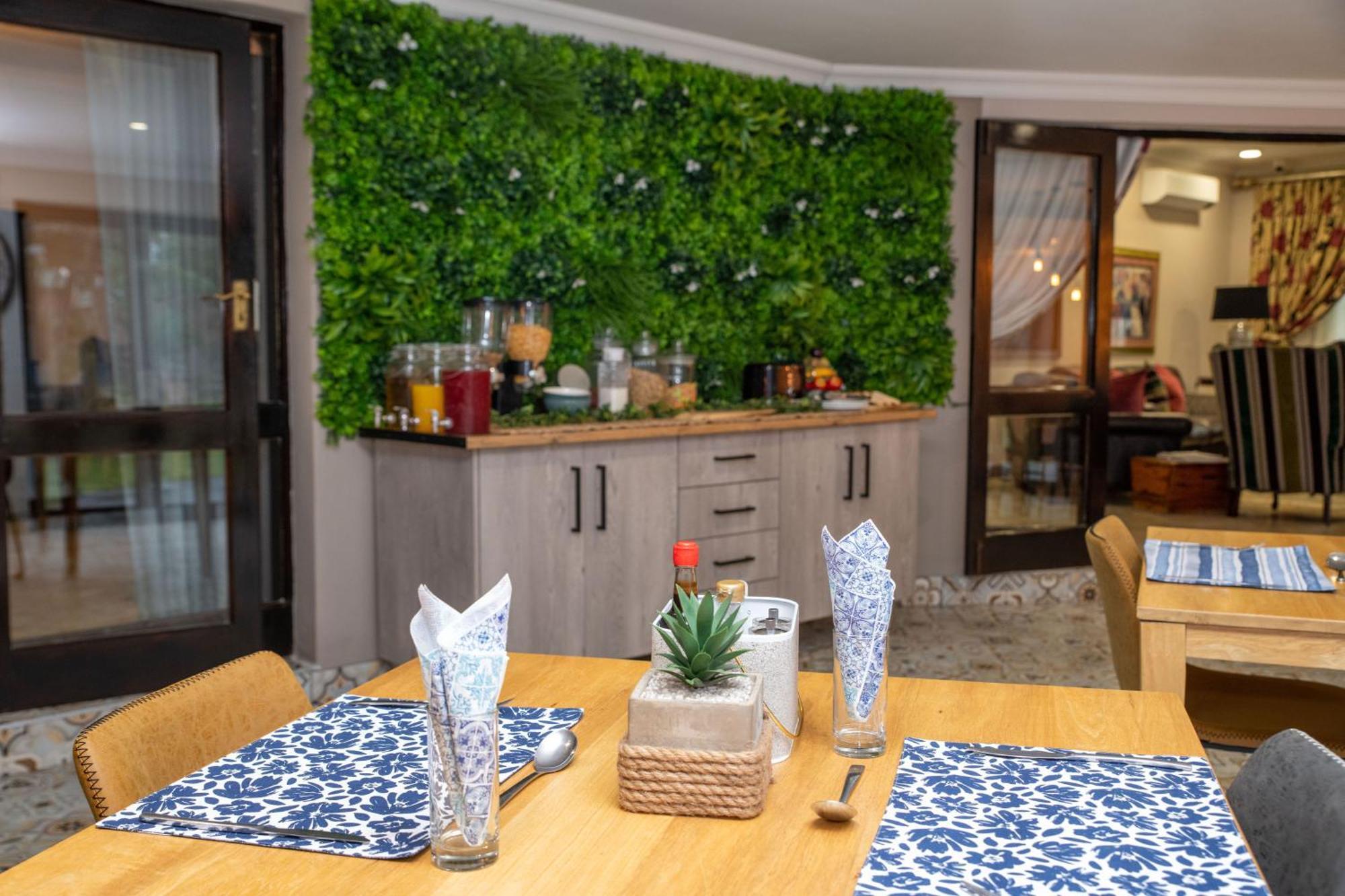 Iso'Bella Vita Guesthouse Пхалаборва Экстерьер фото