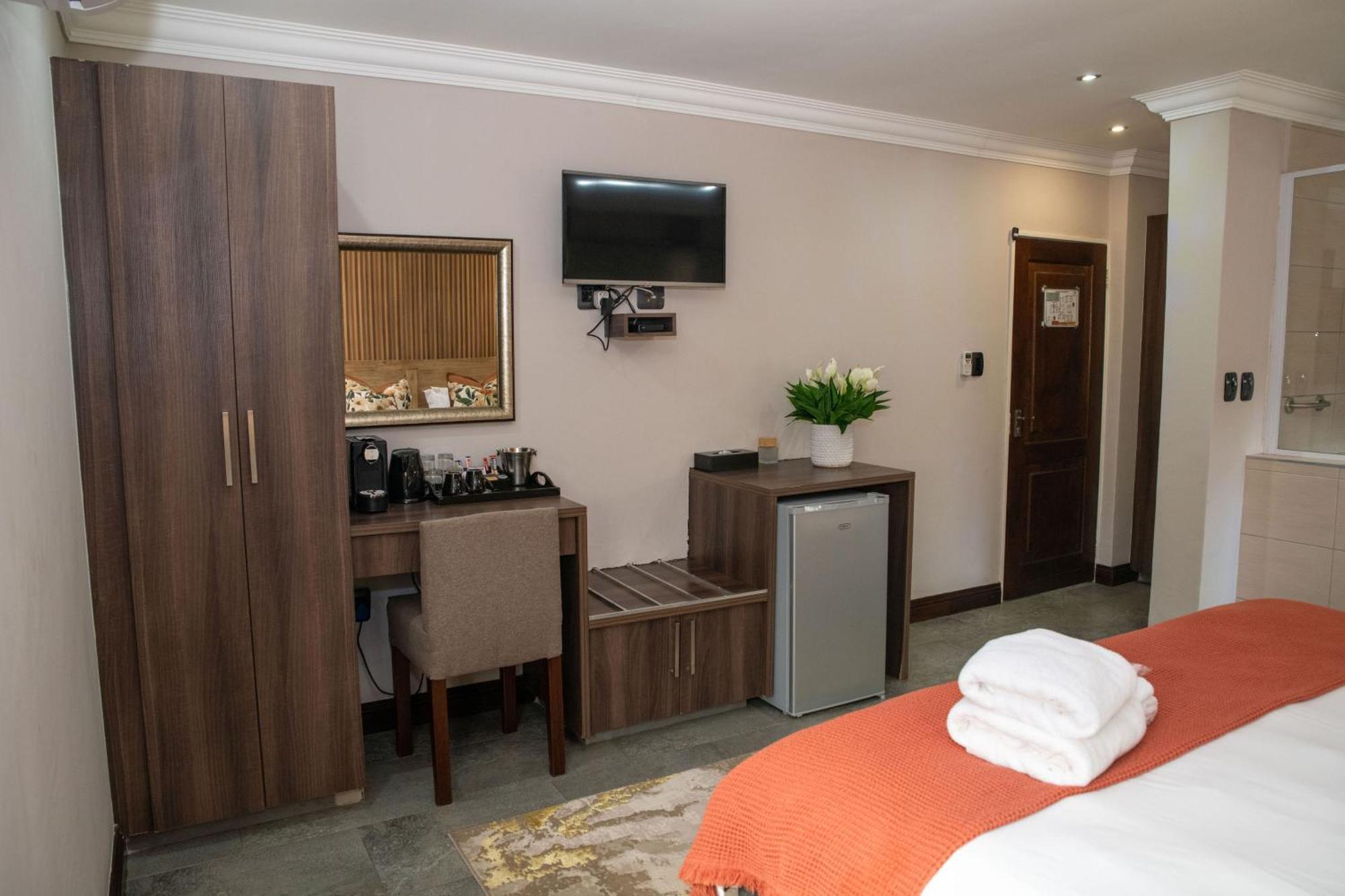 Iso'Bella Vita Guesthouse Пхалаборва Номер фото