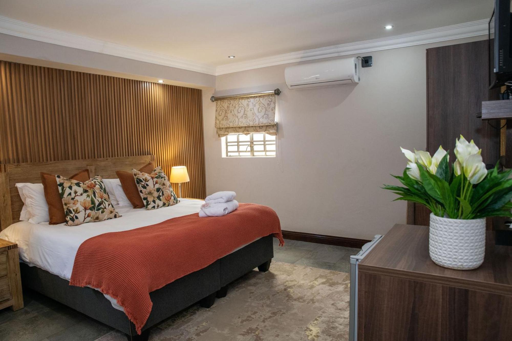 Iso'Bella Vita Guesthouse Пхалаборва Экстерьер фото